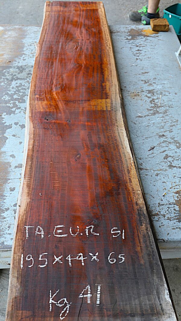 TAVOLA EUCALIPTO ROSSO